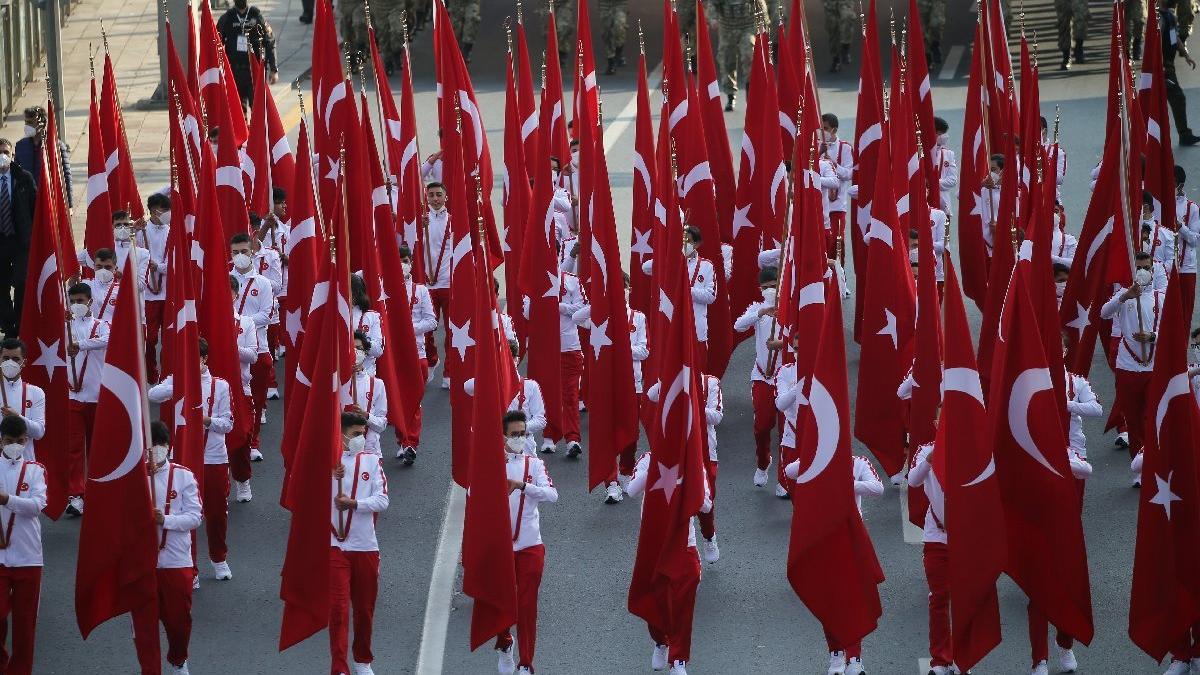 28 Ekim tatil mi? 28 Ekim okullar yarım gün mü?