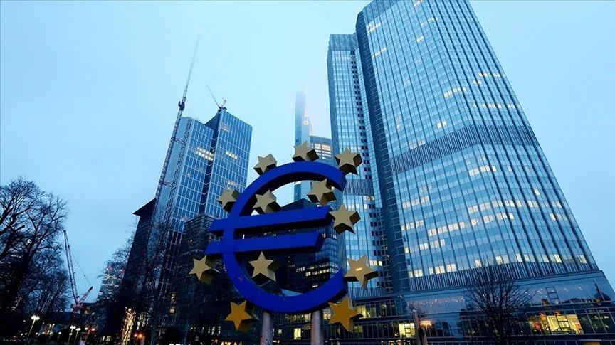 ECB: Yüksek enflasyon, harcamalara ve üretime ziyan veriyor