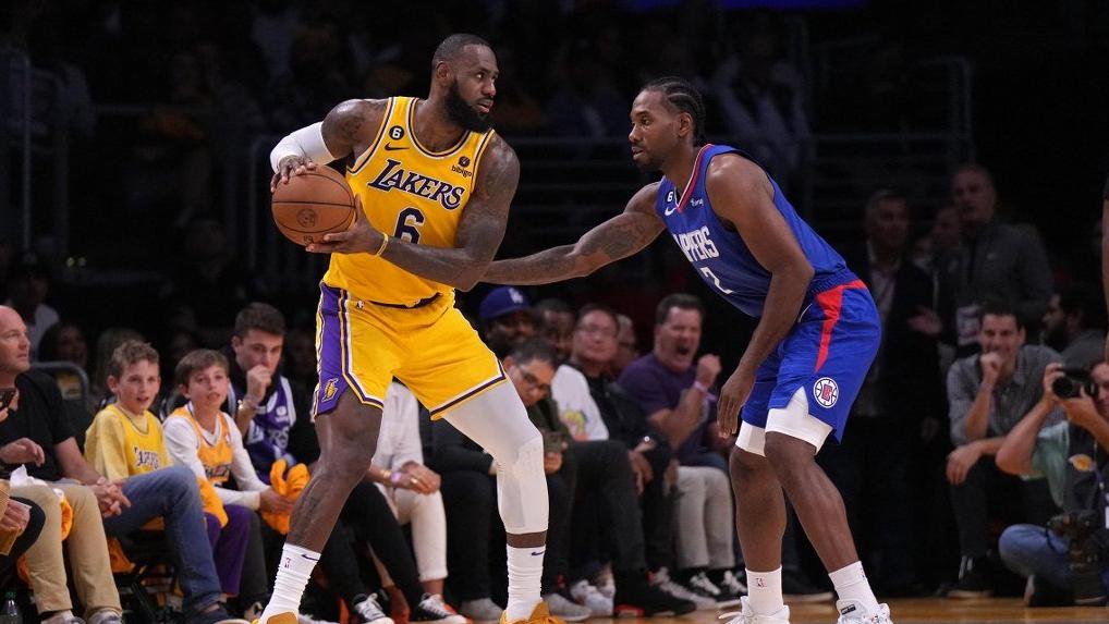 Kawhi Leonard’a kavuşan Clippers, Lakers galibiyetiyle başladı