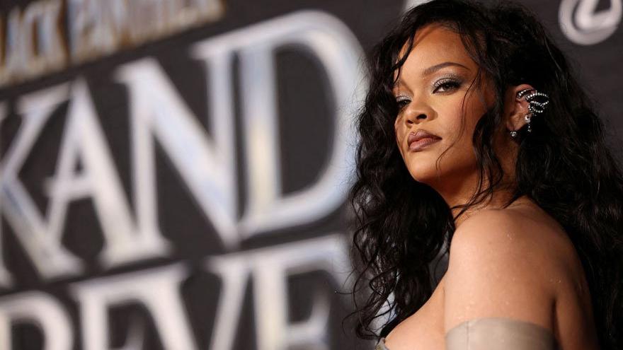 Rihanna 6 yıl sonra yeni müziğini yayınladı: Lift Me Up