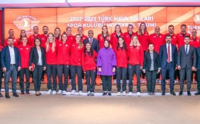 THY İdare Şurası, voleybol grubuyla bir ortaya geldi